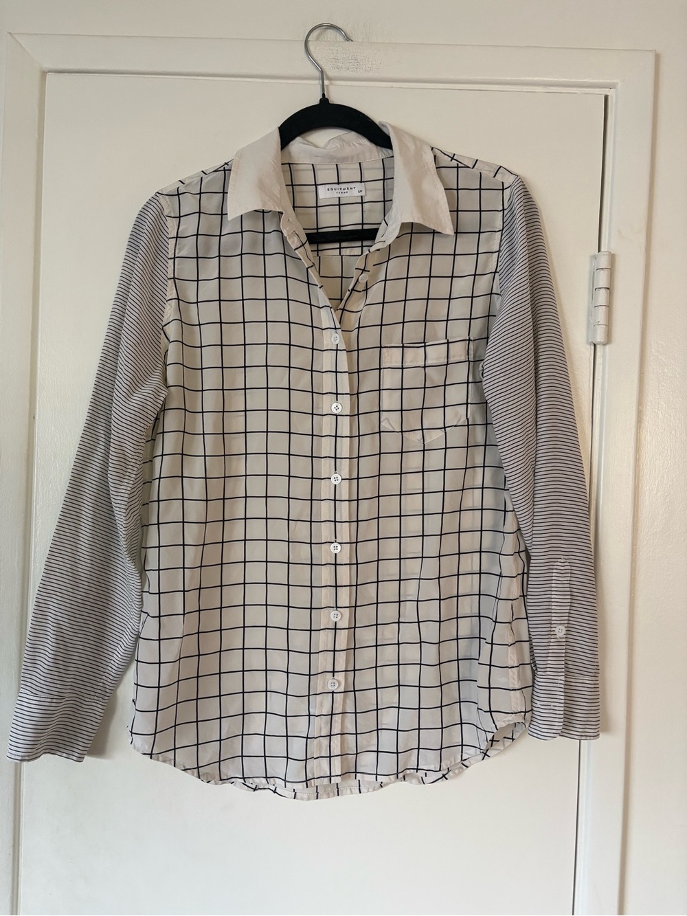 Equipment Femme Silk Button-Down Shirt in White and Black Size S